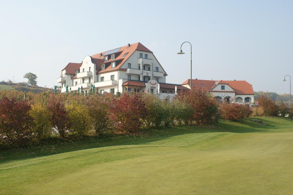 Hotel Neustifter Poysdorf Eksteriør billede