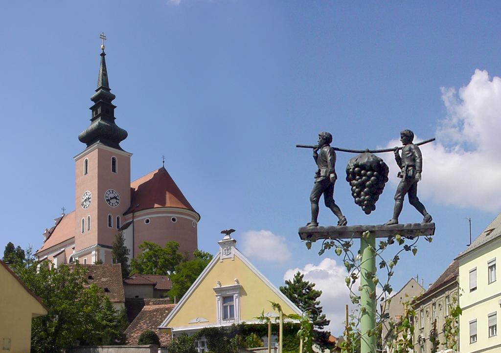 Hotel Neustifter Poysdorf Eksteriør billede