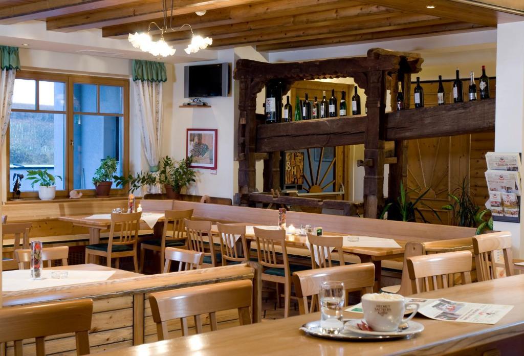Hotel Neustifter Poysdorf Eksteriør billede