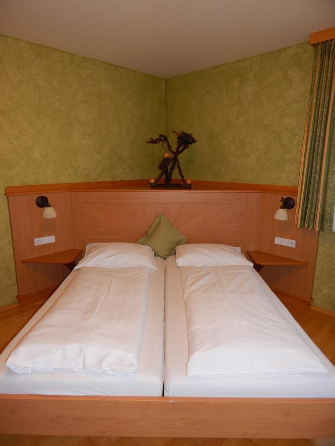 Hotel Neustifter Poysdorf Eksteriør billede