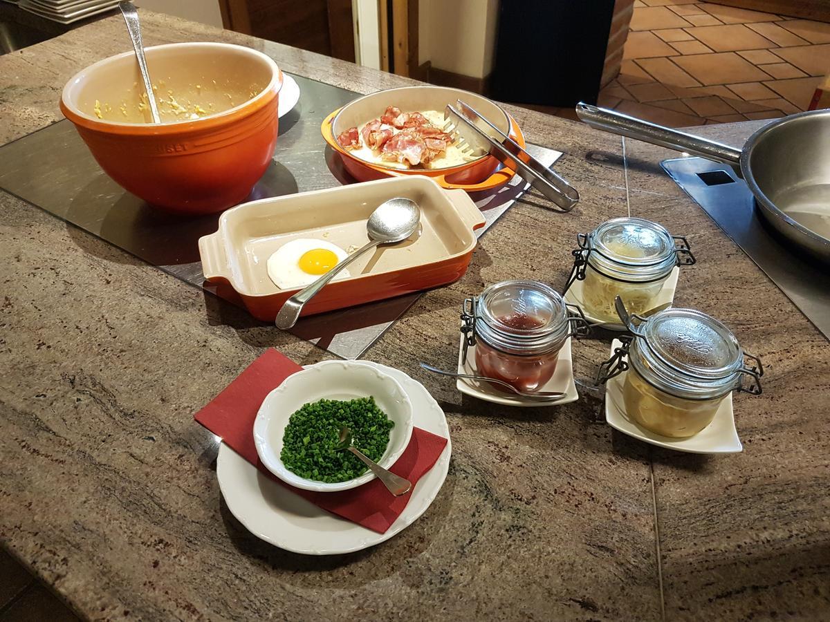 Hotel Neustifter Poysdorf Eksteriør billede