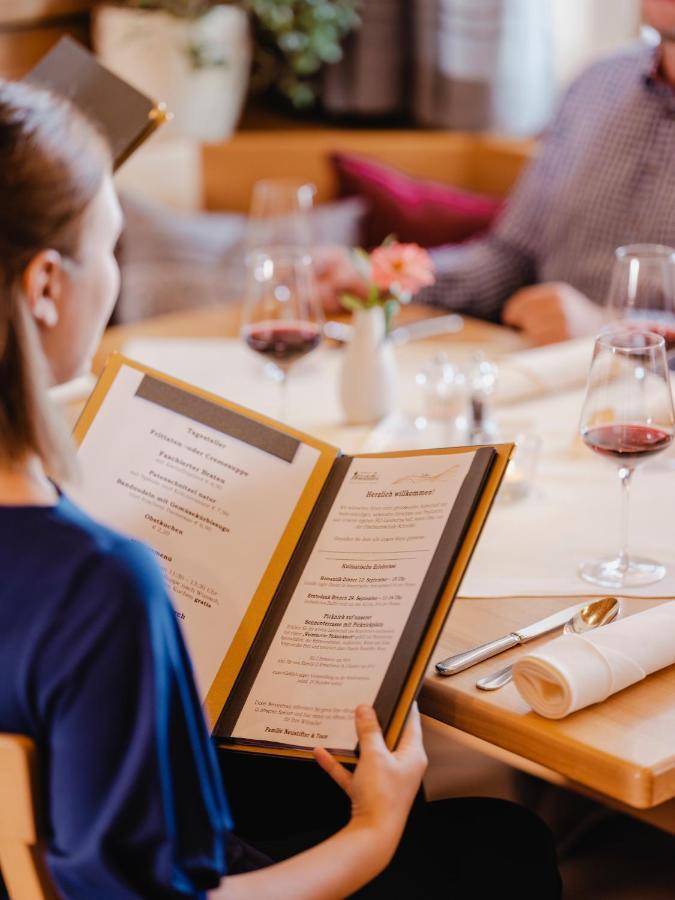 Hotel Neustifter Poysdorf Eksteriør billede