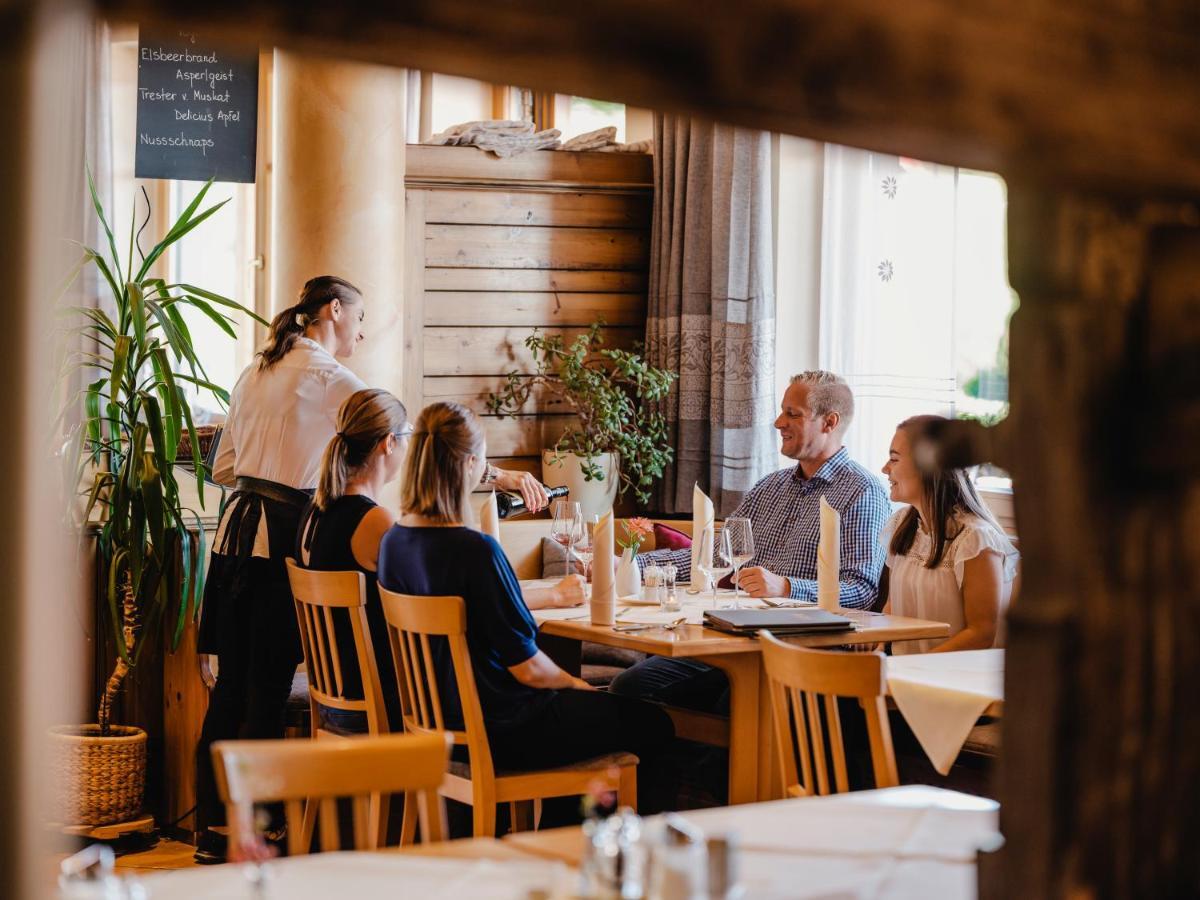 Hotel Neustifter Poysdorf Eksteriør billede
