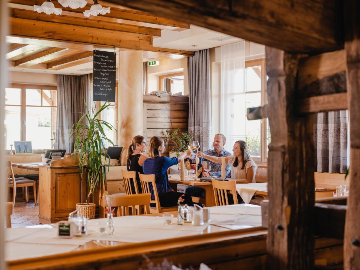 Hotel Neustifter Poysdorf Eksteriør billede