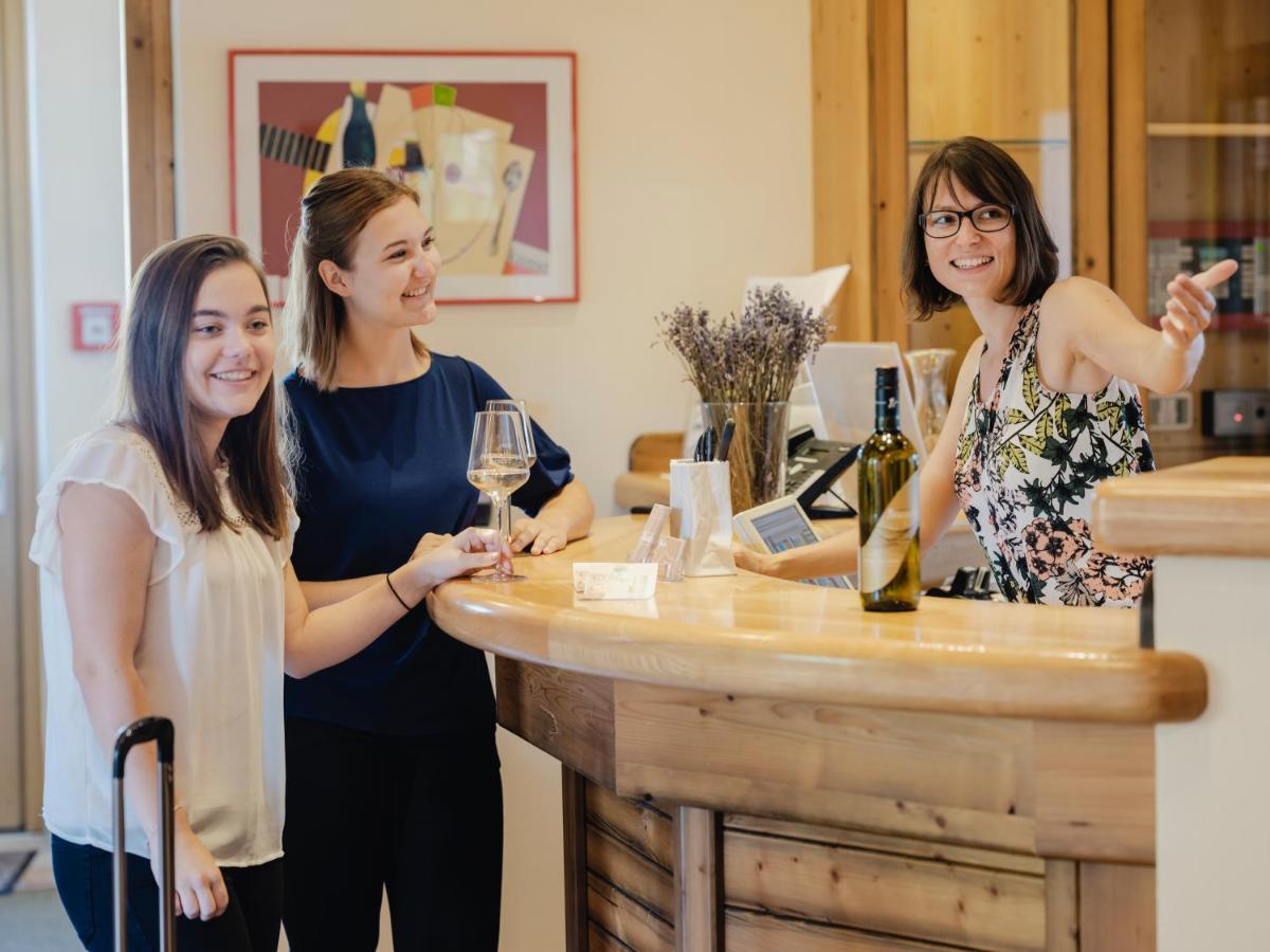 Hotel Neustifter Poysdorf Eksteriør billede