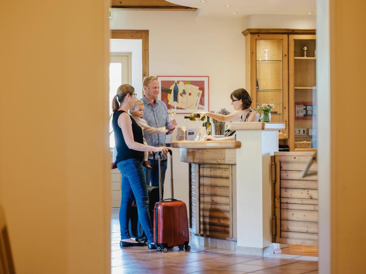 Hotel Neustifter Poysdorf Eksteriør billede